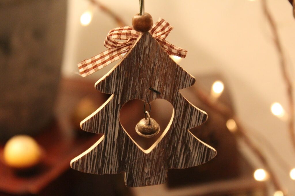 Decorazioni natalizie fai da te in legno