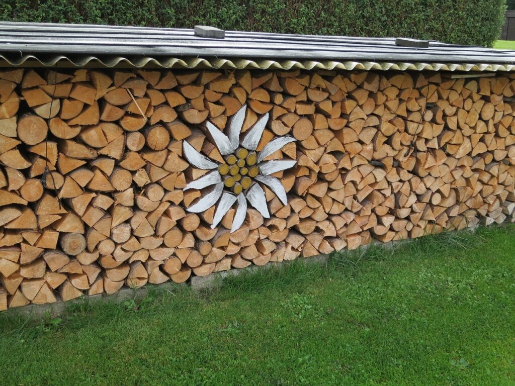 Come sistemare la legna per il camino all'esterno