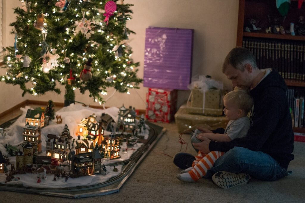 Come allestire un trenino sotto l'albero di Natale