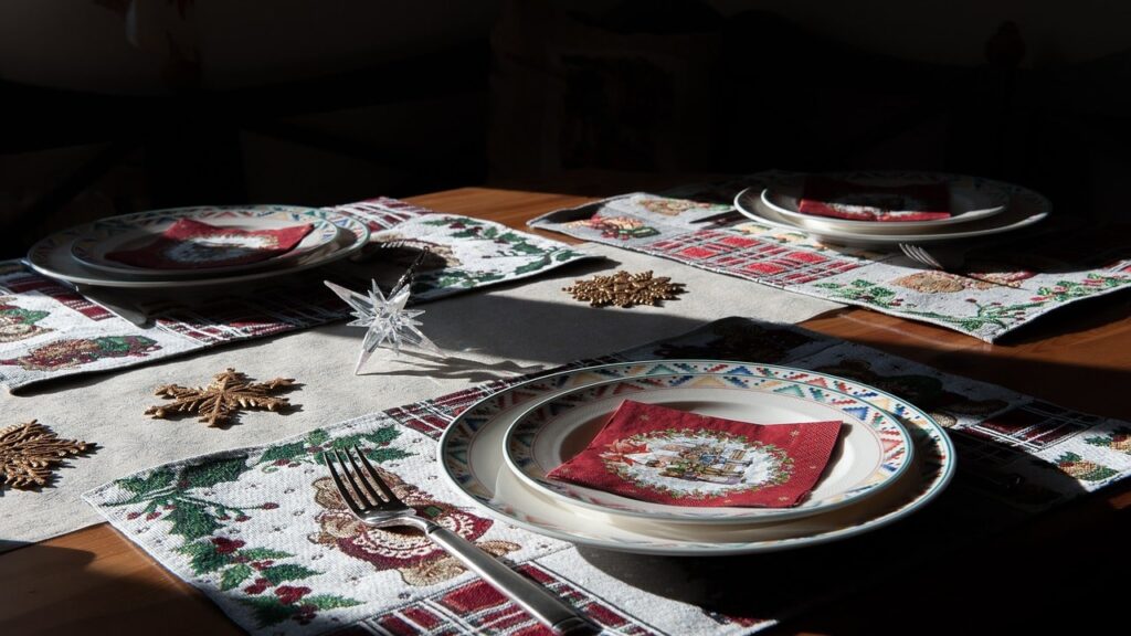 Apparecchiare la tavola per Natale: 35 idee