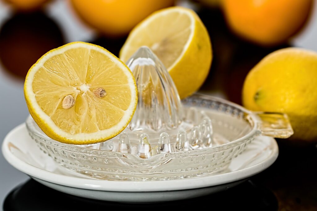 Come pulire la cucina con il limone