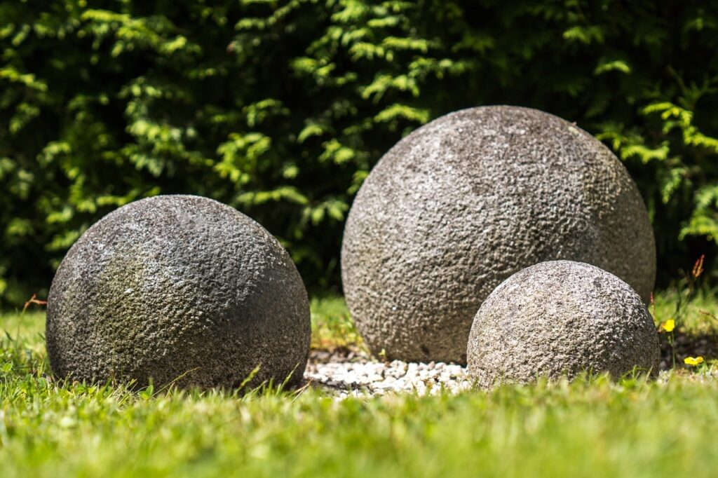 Come decorare un giardino con le pietre