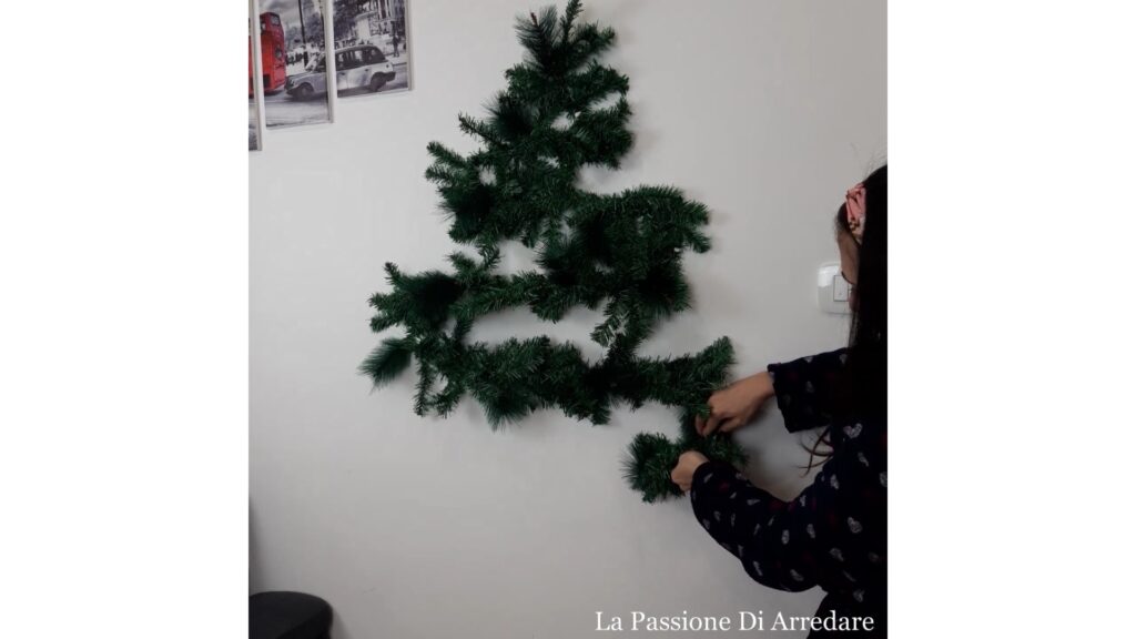 Come allestire un meraviglioso albero di Natale a muro