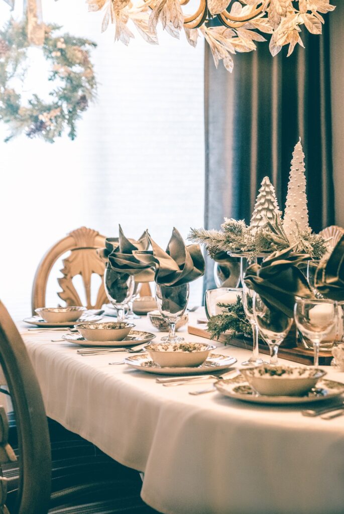 Come decorare una tavola per Natale: 25+ idee!