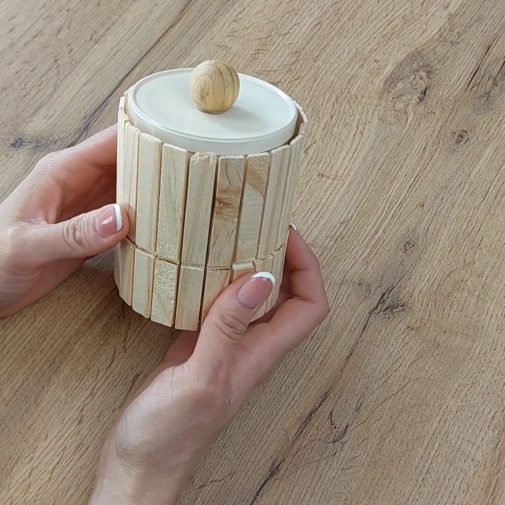 Come realizzare un porta cotton fioc fai da te con un tubo di patatine
